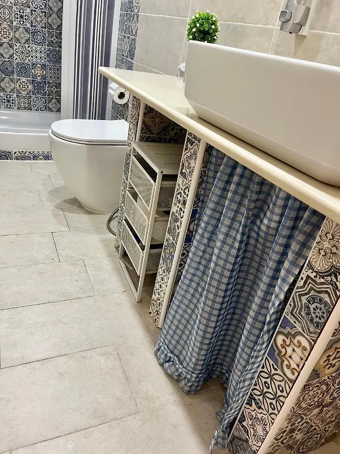 La Casa Di Genny Bed & Breakfast Naples