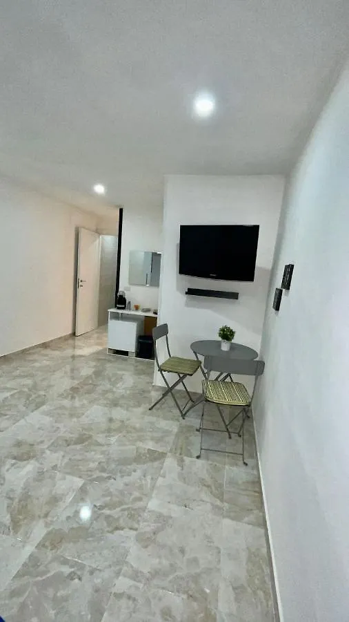 La Casa Di Genny Bed & Breakfast Naples 0*,  Italy